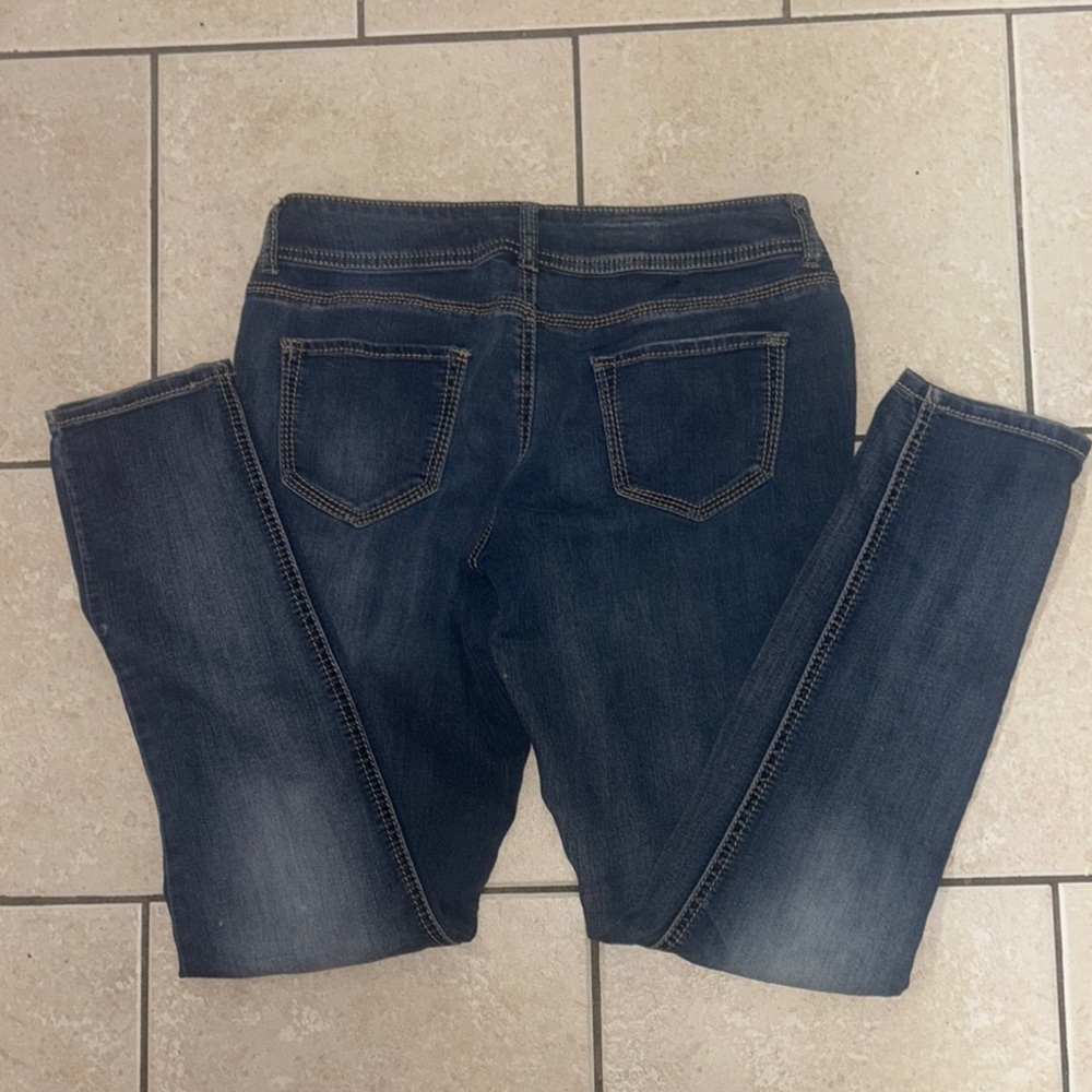 Maurices Dark Wash Cropped capri pants size M-R woman’s size 8-10 - Picture 3 of 4